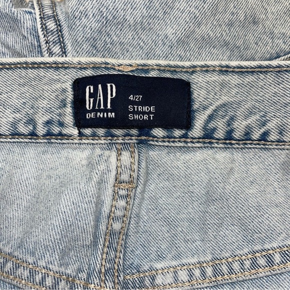 GAP Jean Shorts Women's Size 4 US Light Denim Mid Rise Destructed Stride NWT - Picture 9 of 12